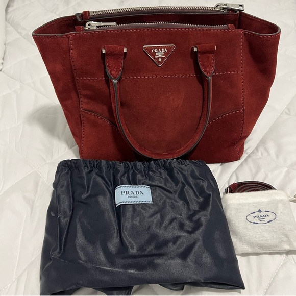 SOLD!! ✅ BNWT. 💯 Authentic Prada Galleria Shopping Tote, Crossbody strap. - Picture 1 of 13